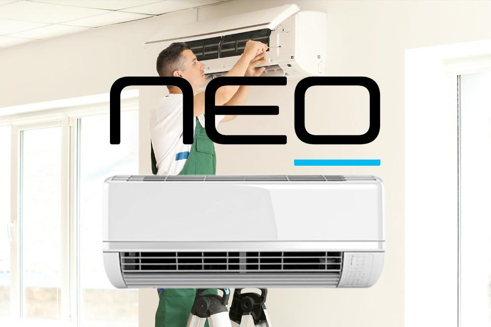 Majstor za klime servisira Neo klima uređaj u Beogradu